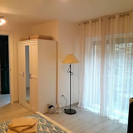 Il Porto Di Benny Bed and Breakfast Αλάσιο